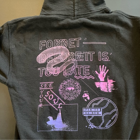 Black men’s size S hoodie with graphics - Picture 4 of 11